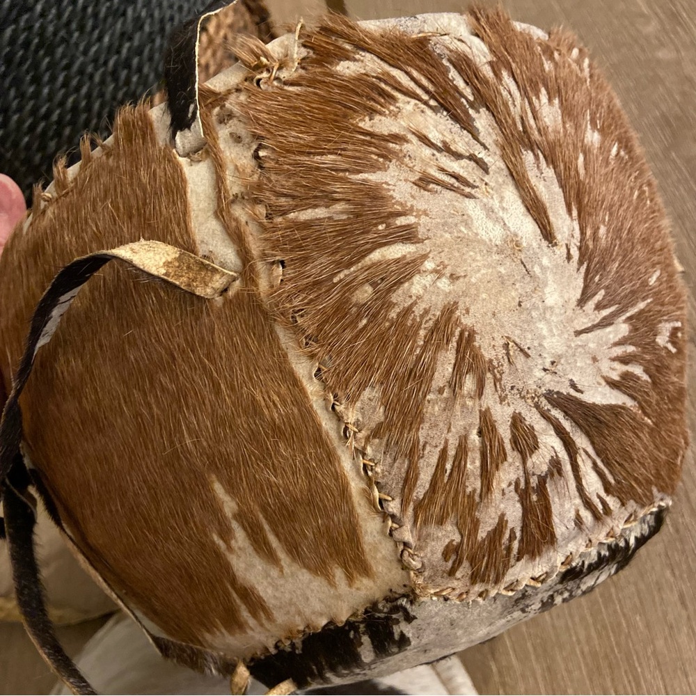 Native American Vintage Animal Hide Covered Basket, Authentic Piece - Picture 5 of 11